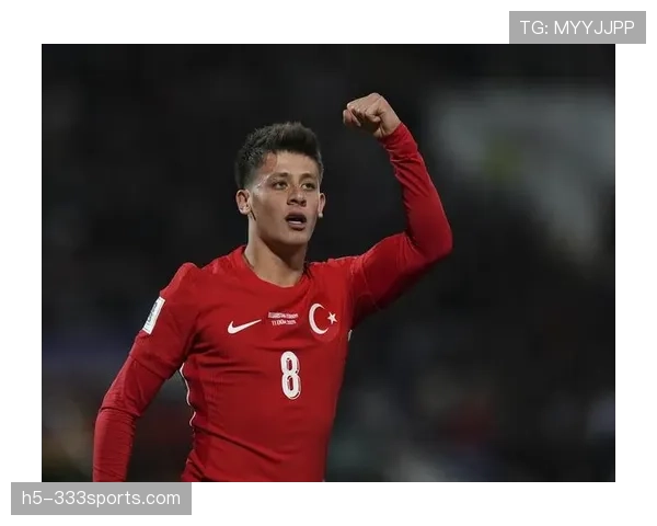 居莱尔 vs 恰尔汗奥卢：土耳其中场核心的战术角色与体系适配差异