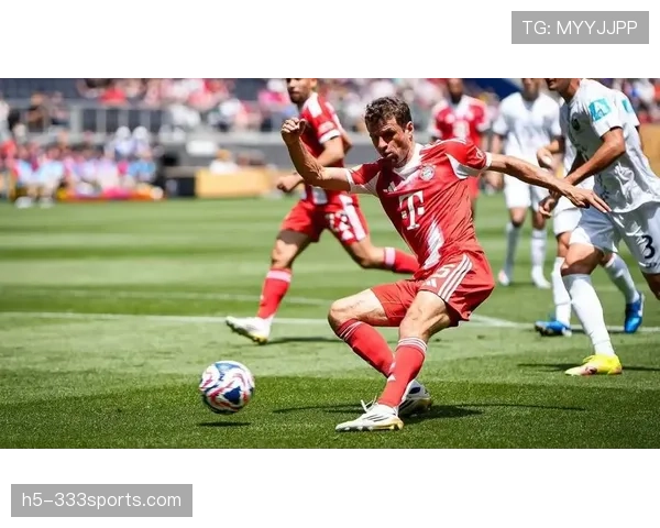 拜仁防守体系漏洞问题显现，稳定性面临考验